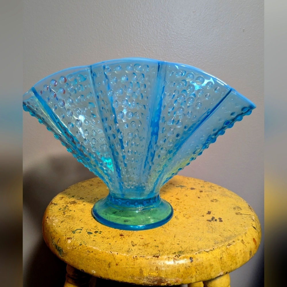 Vintage 1940s Fenton opalescent ruffled hobnail fan vase